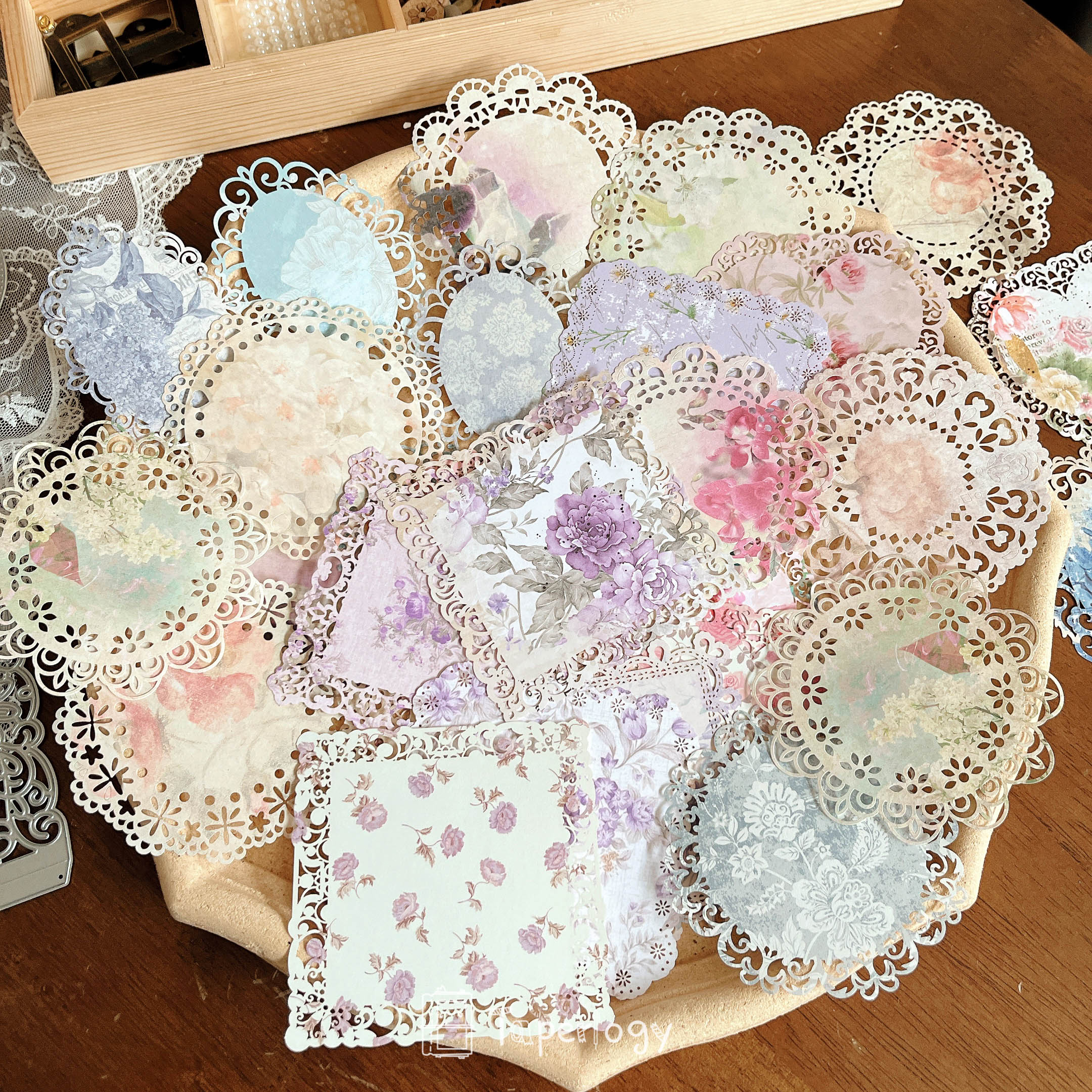Heko Floral Lace Paper Doilies - Taperlogy